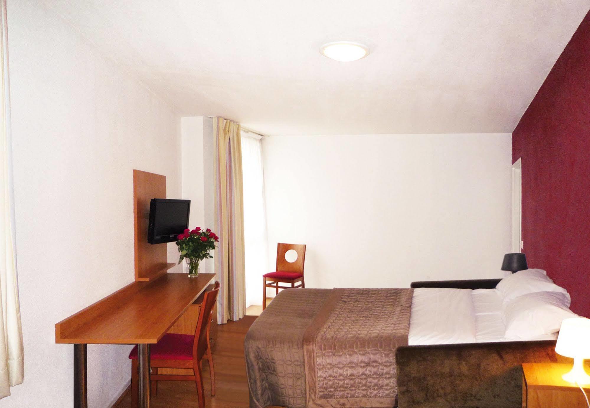 Sejours & Affaires Montreuil Saint Mande Aparthotel Quarto foto